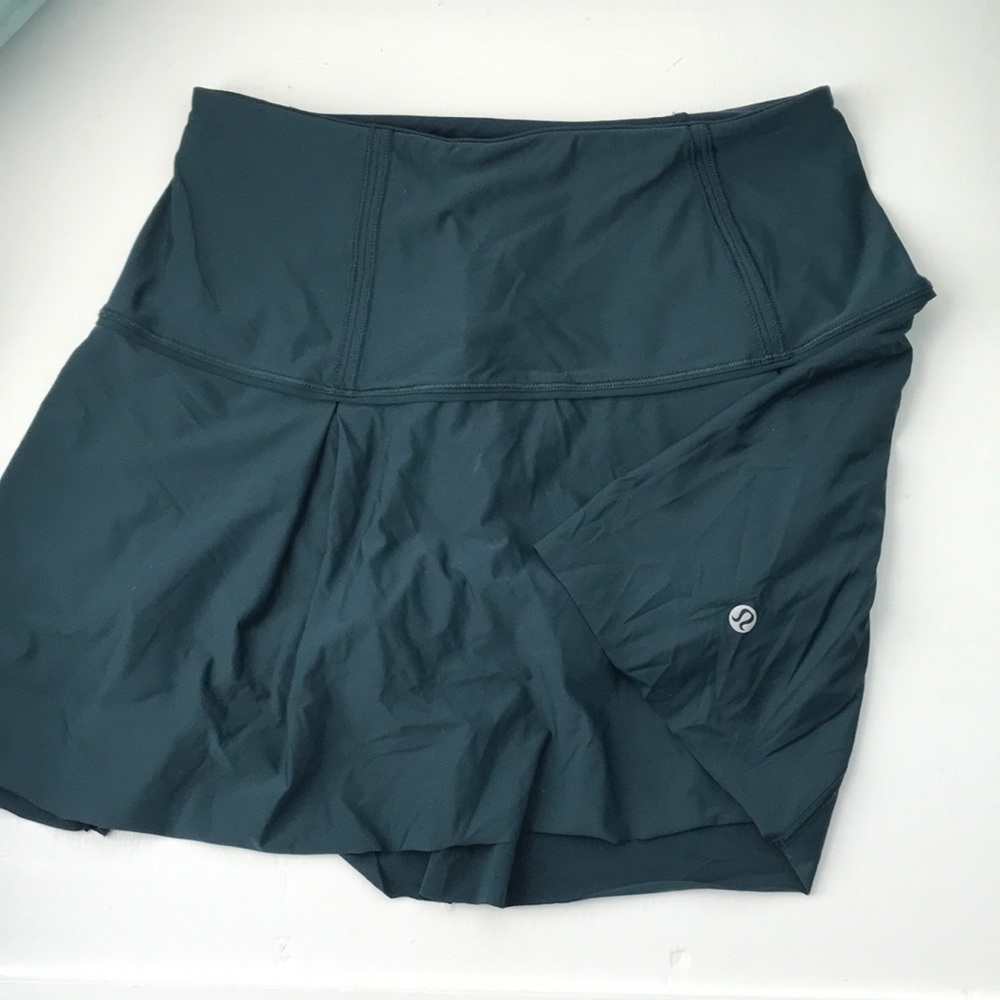 Lululemon turquoise skirt